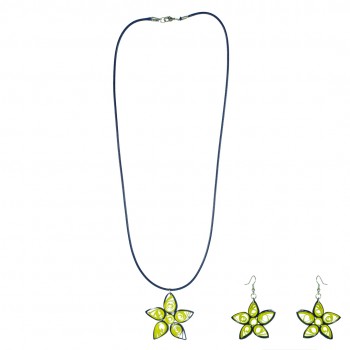 Classy Flower Shaped With Pear Petals Pendant Neckpiece With Matching Earrings And Thread